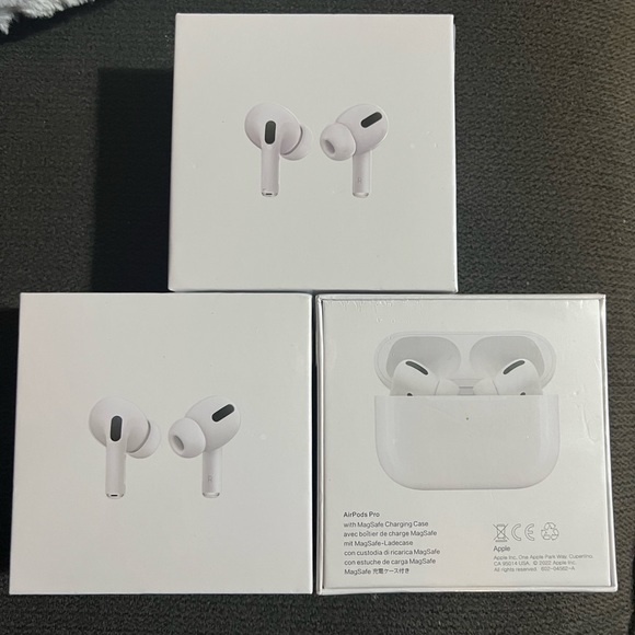 Apple Headphones New Apple Airpods Pro With Magsafe Chatging Case